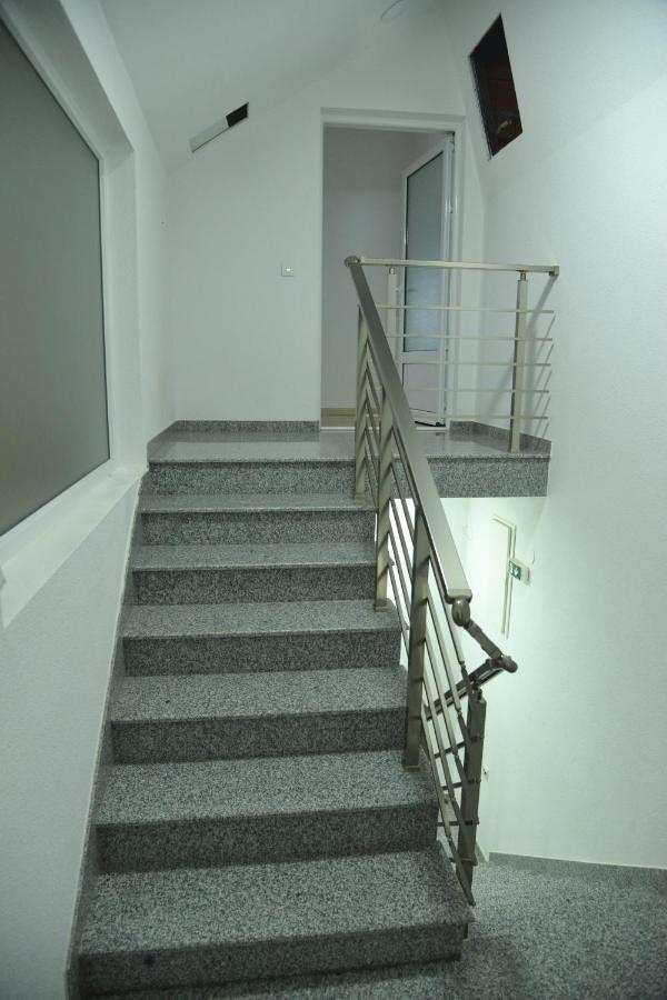 Binta Hostel Vranje Kültér fotó