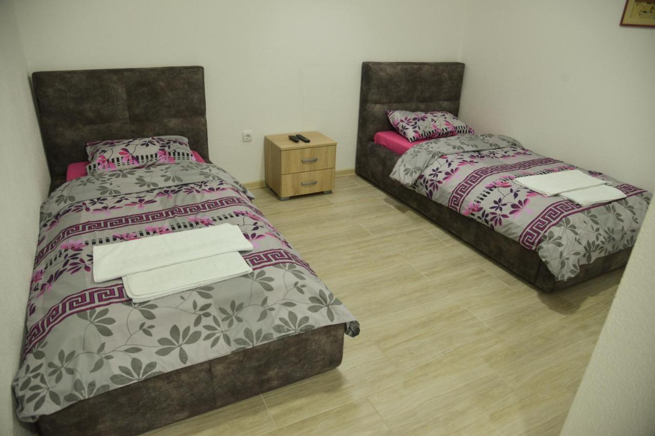 Binta Hostel Vranje Kültér fotó