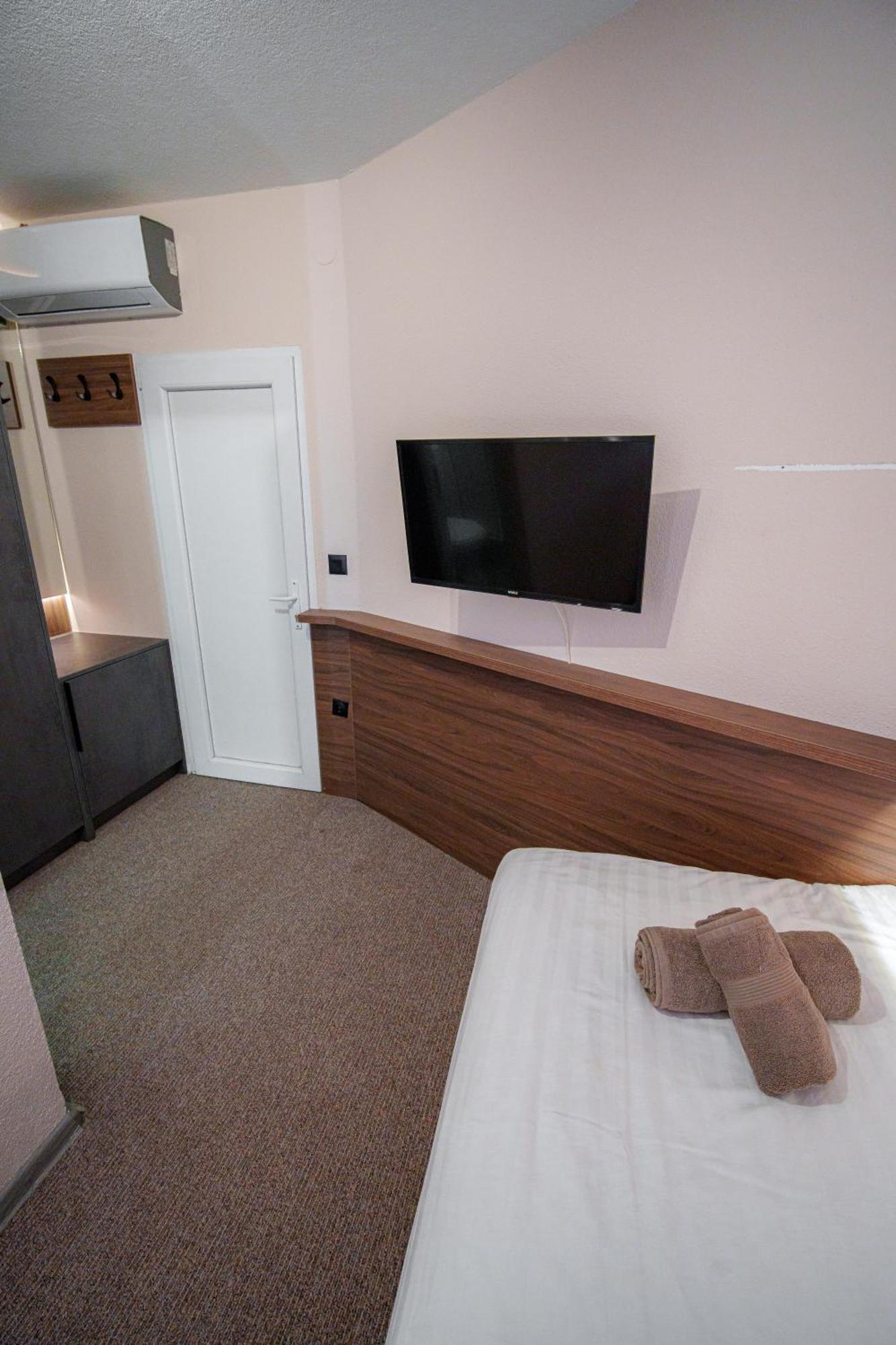 Binta Hostel Vranje Kültér fotó