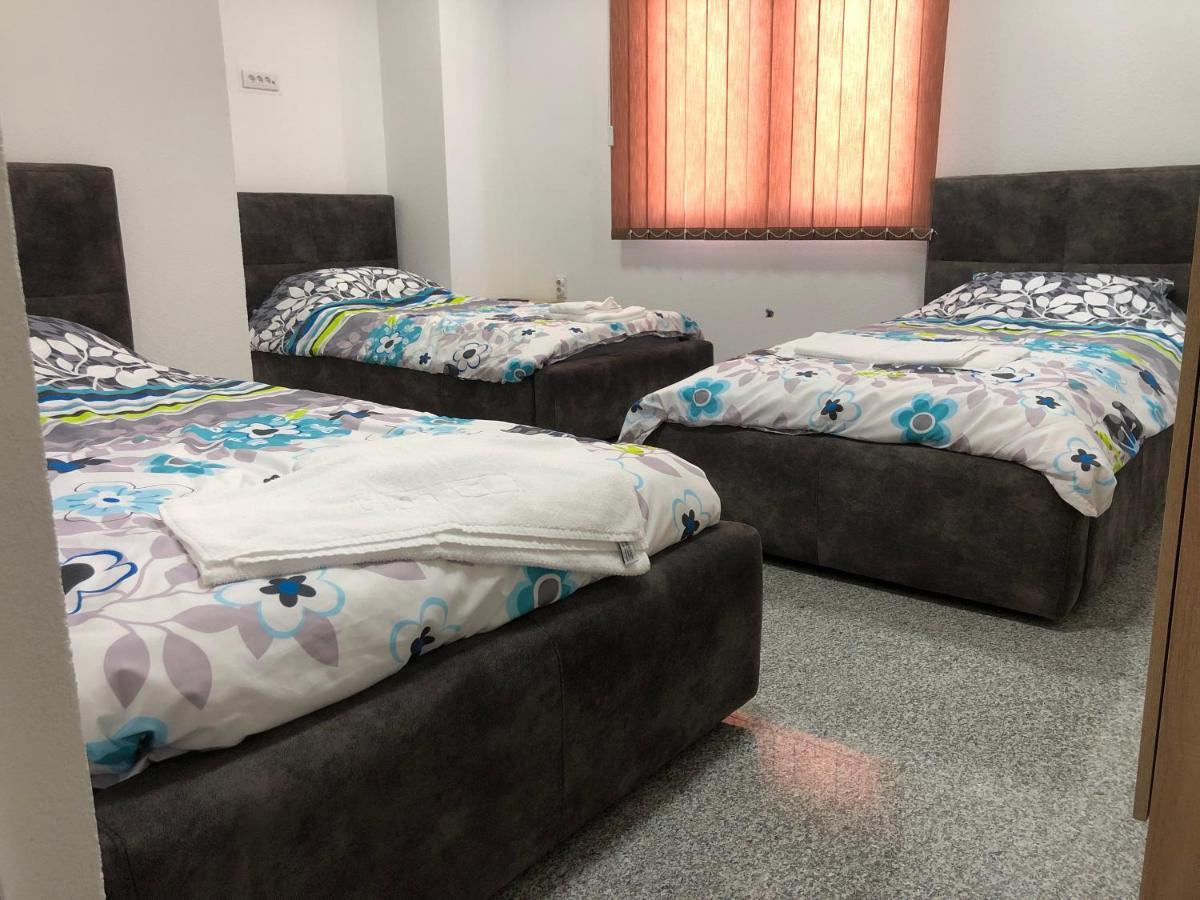 Binta Hostel Vranje Kültér fotó